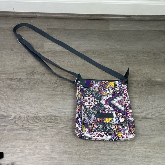 Vera Bradley Disney Crossbody Mini Bag Disney Snacks Floral - Picture 1 of 8